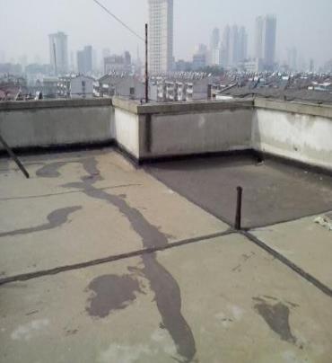 洮南漏水维修 楼顶漏水是什么原因，楼顶漏水维修方法是什么?